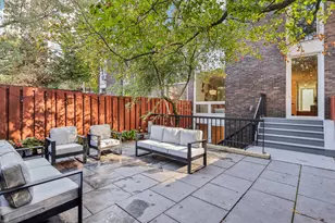 1319 N Sandburg Terrace, Chicago, IL 60610 - Photo 7