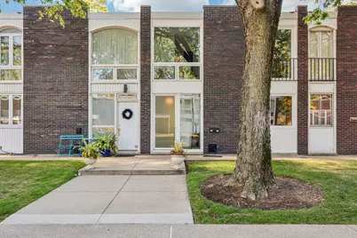 1319 N Sandburg Terrace, Chicago, IL 60610 - Photo 21