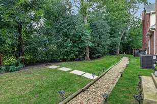1205 Charleston Ct, Westmont, IL 60559 - Photo 23