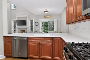 1205 Charleston Ct, Westmont, IL 60559 - Photo 9