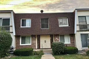 6818 Roberts Dr, Woodridge, IL 60517 - Photo 1
