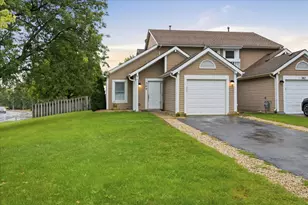 369 Trailside Ct, Carol Stream, IL 60188 - Photo 1
