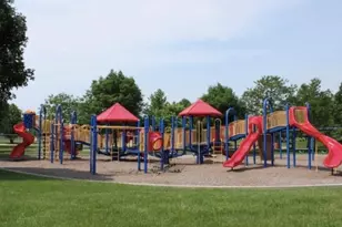 80 Commonwealth Ct, Vernon Hills, IL 60061 - Photo 17