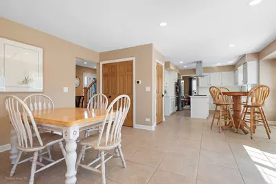 17325 W Westwind Drive, Gurnee, IL 60031 - Photo 9