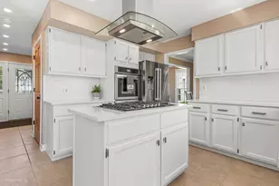 17325 W Westwind Dr, Gurnee, IL 60031 - Photo 7