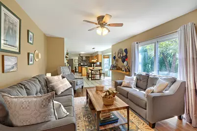 654 Matthew Lane, Carol Stream, IL 60188 - Photo 3