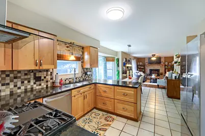 654 Matthew Lane, Carol Stream, IL 60188 - Photo 5