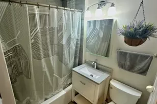 5849 W Wilson Ave, Chicago, IL 60630 - Photo 15