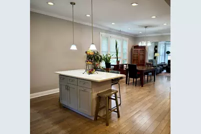 5849 W Wilson Avenue, Chicago, IL 60630 - Photo 11