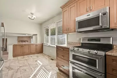 8533 W Sun Valley Drive, Palos Hills, IL 60465 - Photo 11