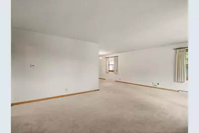 611 E 6th Street, Belvidere, IL 61008 - Photo 9