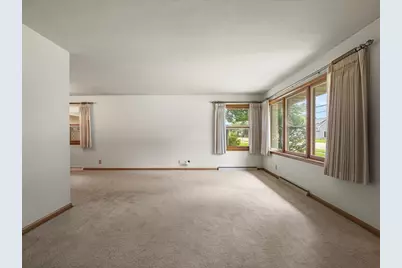 611 E 6th Street, Belvidere, IL 61008 - Photo 11
