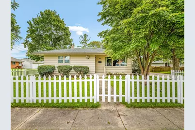 611 E 6th Street, Belvidere, IL 61008 - Photo 3