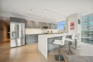 510 W Erie St, Chicago, IL 60654 - Photo 7