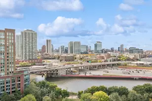 510 W Erie St, Chicago, IL 60654 - Photo 23