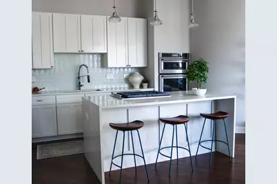 360 W Illinois Street #8A, Chicago, IL 60654 - Photo 3