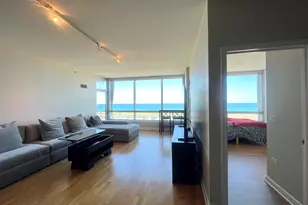 1901 S Calumet Ave, Chicago, IL 60616 - Photo 3