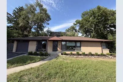 266 S Prospect Avenue, Clarendon Hills, IL 60514 - Photo 1