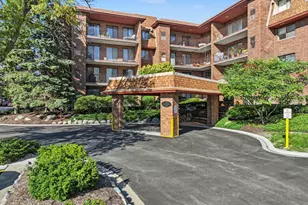 101 Old Oak Dr, Buffalo Grove, IL 60089 - Photo 1