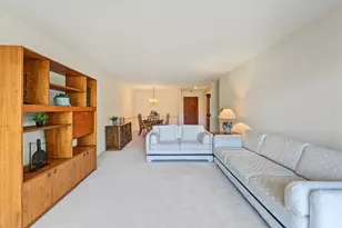 101 Old Oak Dr, Buffalo Grove, IL 60089 - Photo 5