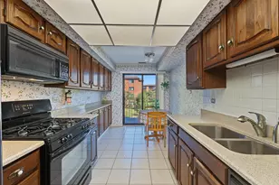 101 Old Oak Dr, Buffalo Grove, IL 60089 - Photo 9