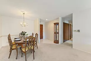 101 Old Oak Dr, Buffalo Grove, IL 60089 - Photo 7