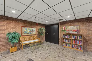 101 Old Oak Dr, Buffalo Grove, IL 60089 - Photo 27