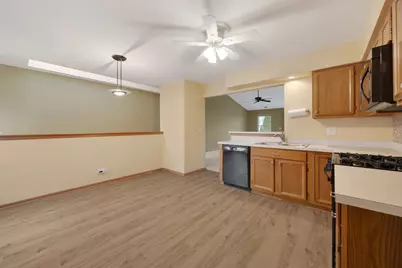 26 Tyler Court #B, Streamwood, IL 60107 - Photo 9