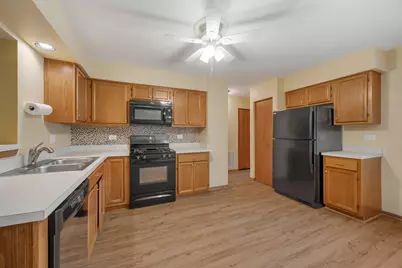 26 Tyler Court #B, Streamwood, IL 60107 - Photo 7