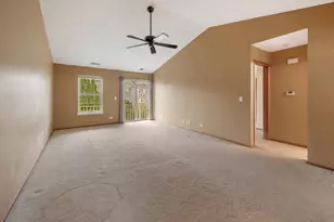 26 Tyler Ct, Streamwood, IL 60107 - Photo 5