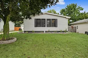 22 Geneva Ct, Bloomington, IL 61704 - Photo 25