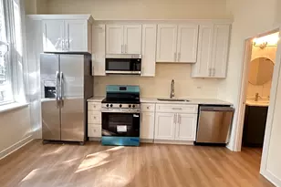 2057 W Roscoe St, Chicago, IL 60618 - Photo 3