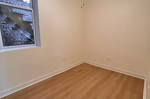 2057 W Roscoe St, Chicago, IL 60618 - Photo 15