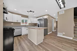 17089 Crane Ave, Hazel Crest, IL 60429 - Photo 5