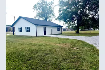 868 E Second Street, Centralia, IL 62801 - Photo 3