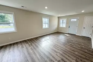 868 E 2nd St, Centralia, IL 62801 - Photo 5