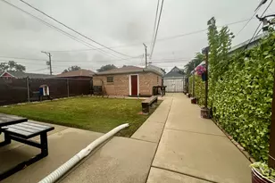 3820 W 57th Pl, Chicago, IL 60629 - Photo 9