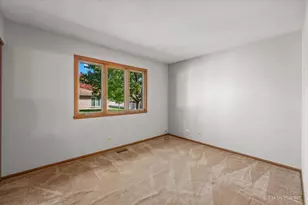 105 Haverhill Ln, Schaumburg, IL 60193 - Photo 23