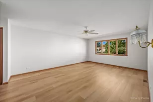 105 Haverhill Ln, Schaumburg, IL 60193 - Photo 17