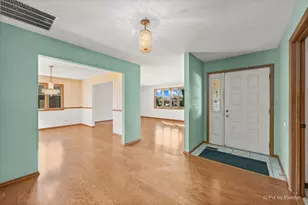 105 Haverhill Ln, Schaumburg, IL 60193 - Photo 3