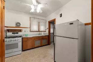 421 W Alexander Blvd, Elmhurst, IL 60126 - Photo 9