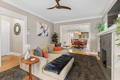 2442 W Berenice Avenue, Chicago, IL 60618 - Photo 3