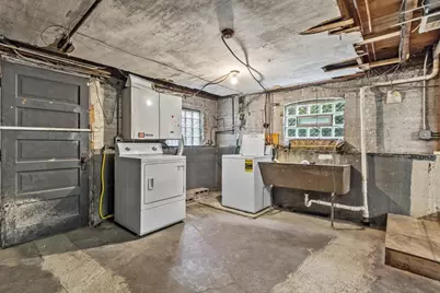 2442 W Berenice Avenue, Chicago, IL 60618 - Photo 19