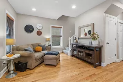 2442 W Berenice Avenue, Chicago, IL 60618 - Photo 7