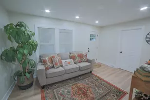 1030 Charles St, Aurora, IL 60506 - Photo 5