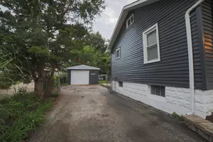 1030 Charles St, Aurora, IL 60506 - Photo 25