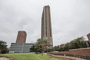 3660 N Lake Shore Dr, Chicago, IL 60613 - Photo 1