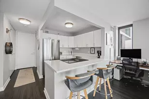 3660 N Lake Shore Dr, Chicago, IL 60613 - Photo 5