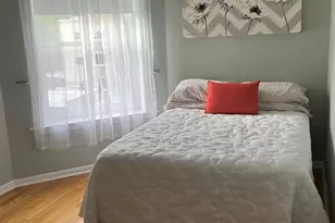 2734 W Argyle St, Chicago, IL 60625 - Photo 13