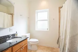 2734 W Argyle St, Chicago, IL 60625 - Photo 15